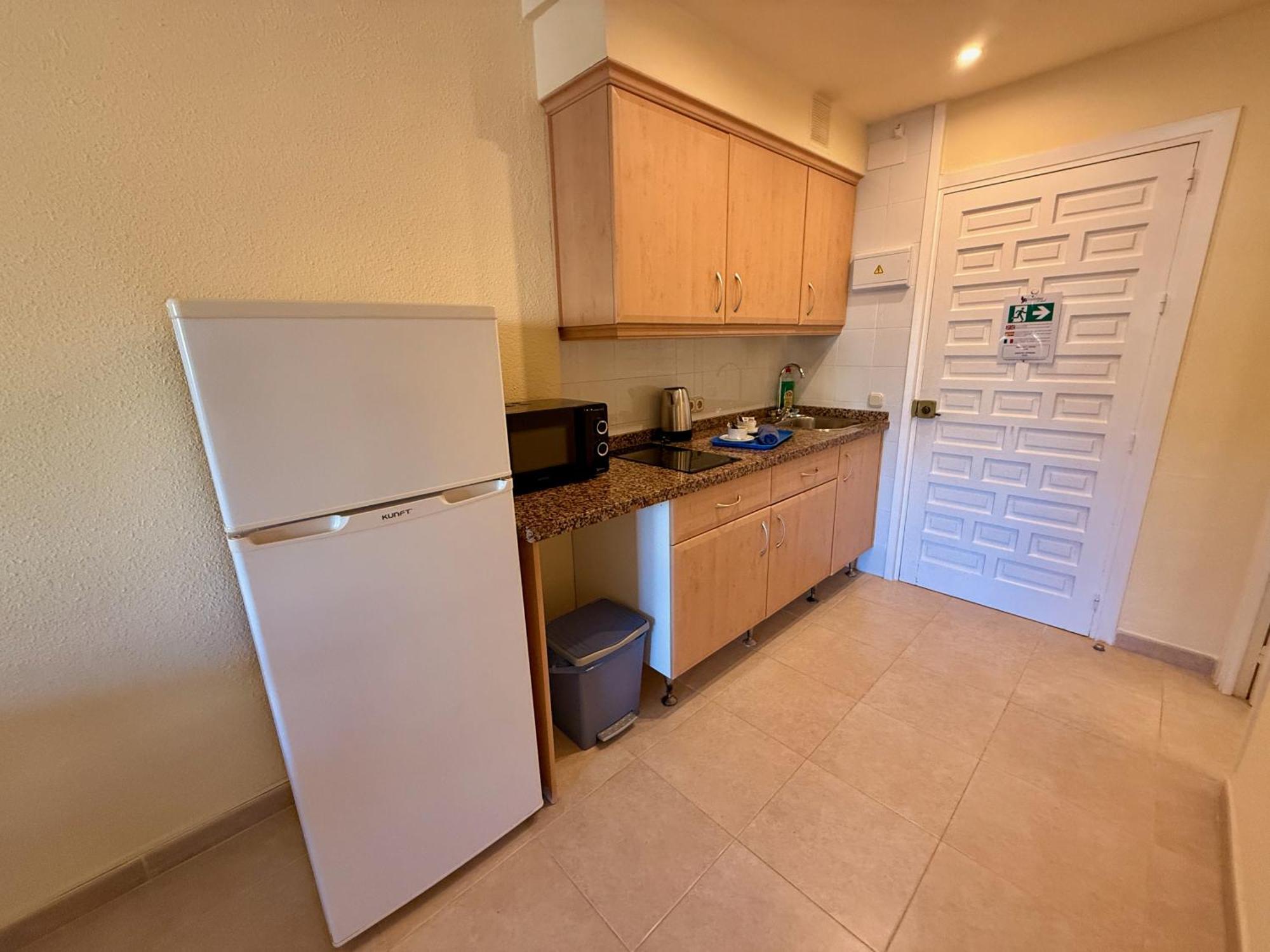 Kingfisher Apartments Benal Beach ベナルマデナ エクステリア 写真