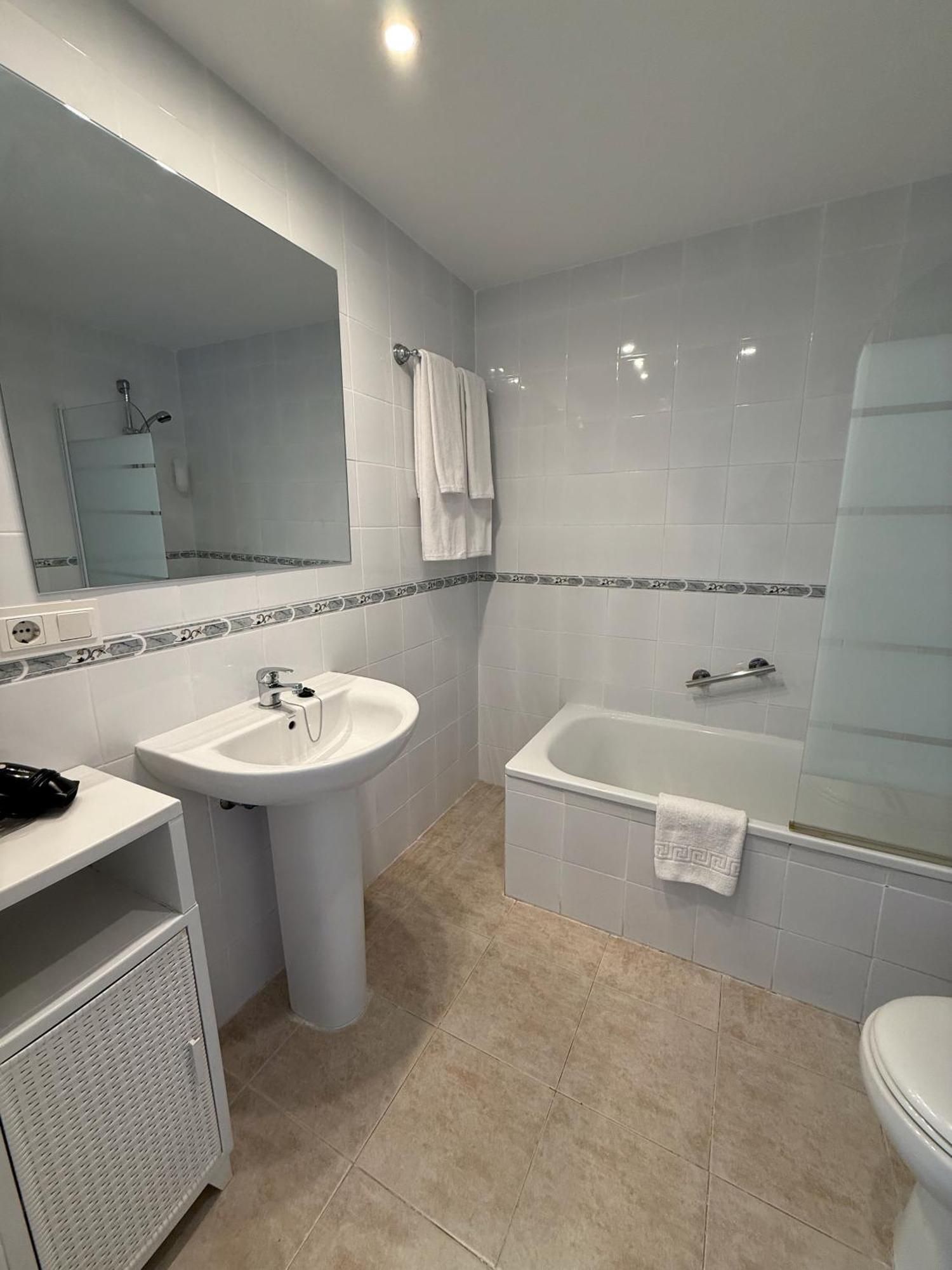 Kingfisher Apartments Benal Beach ベナルマデナ エクステリア 写真