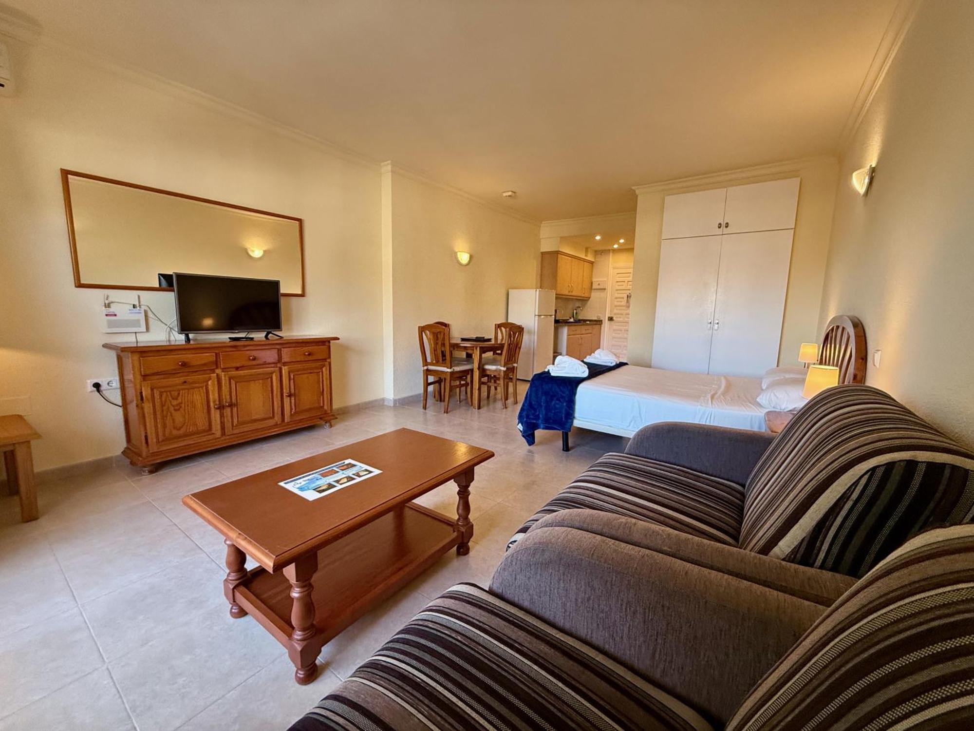 Kingfisher Apartments Benal Beach ベナルマデナ エクステリア 写真